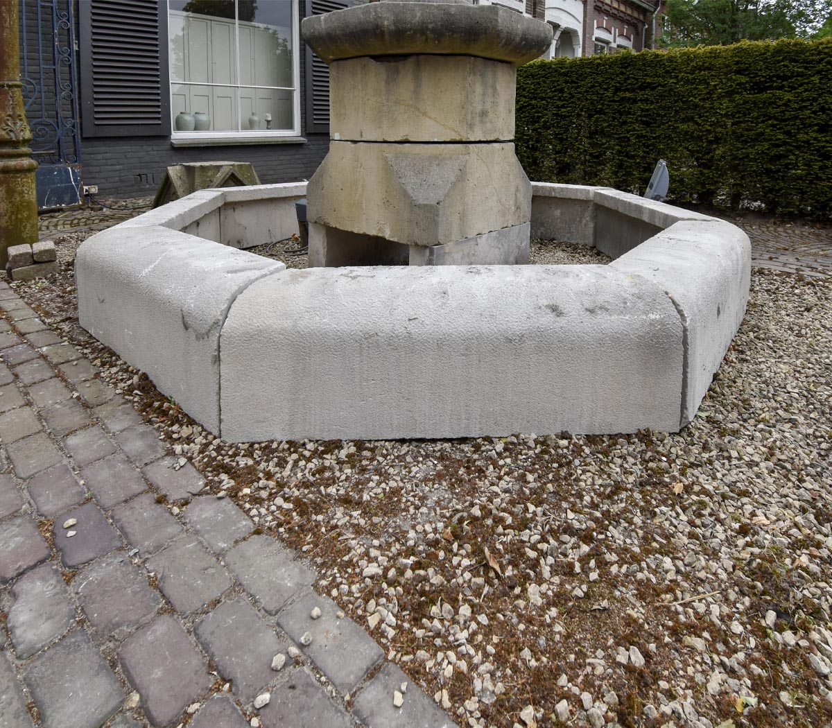 Zandstenen-fontein